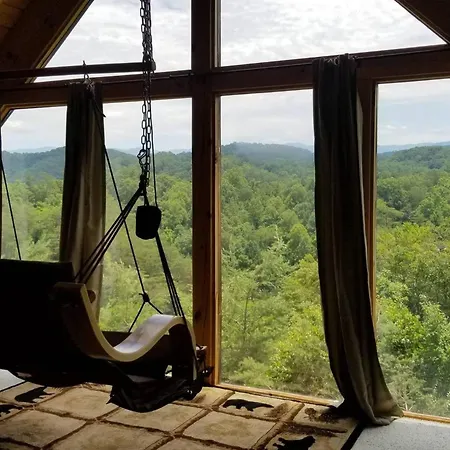 Peek-A-View*Romantic Swing Mountnview Hottub